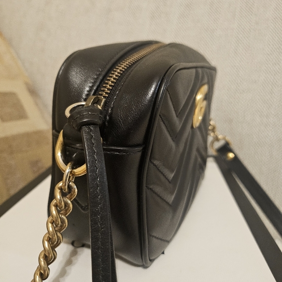 Gucci Marmont mini Crossbody - Picture 2 of 9